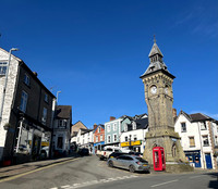 Tref y Clawdd, April 2026